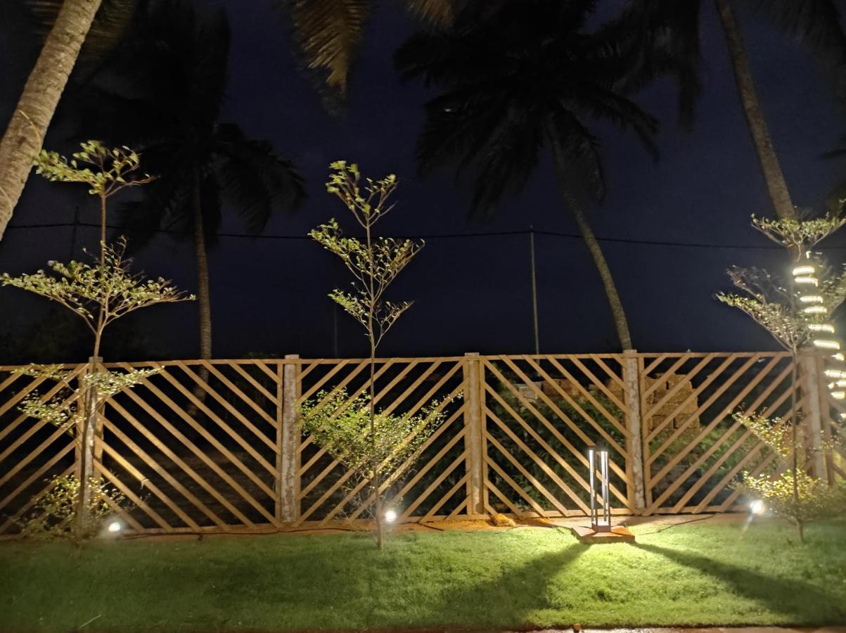 Corniche Beach Resort Mulappilangad Exterior photo