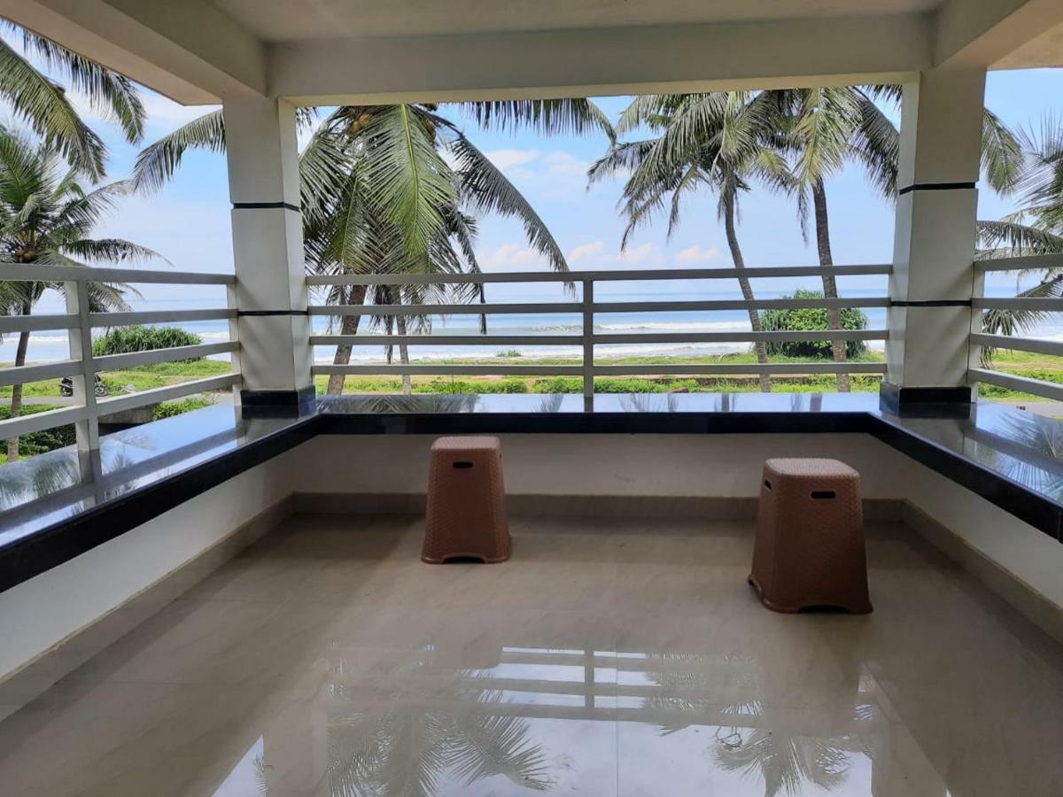 Corniche Beach Resort Mulappilangad Exterior photo