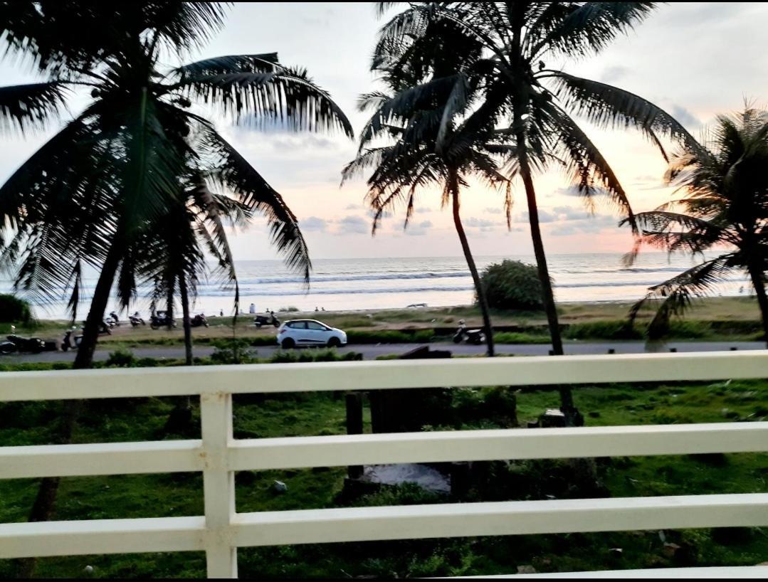 Corniche Beach Resort Mulappilangad Exterior photo